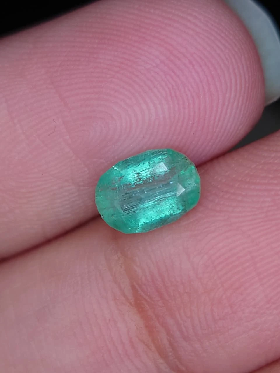 0.9ct Natural Oval Faceted Panjsher Emerald from Afghanistan — view 5